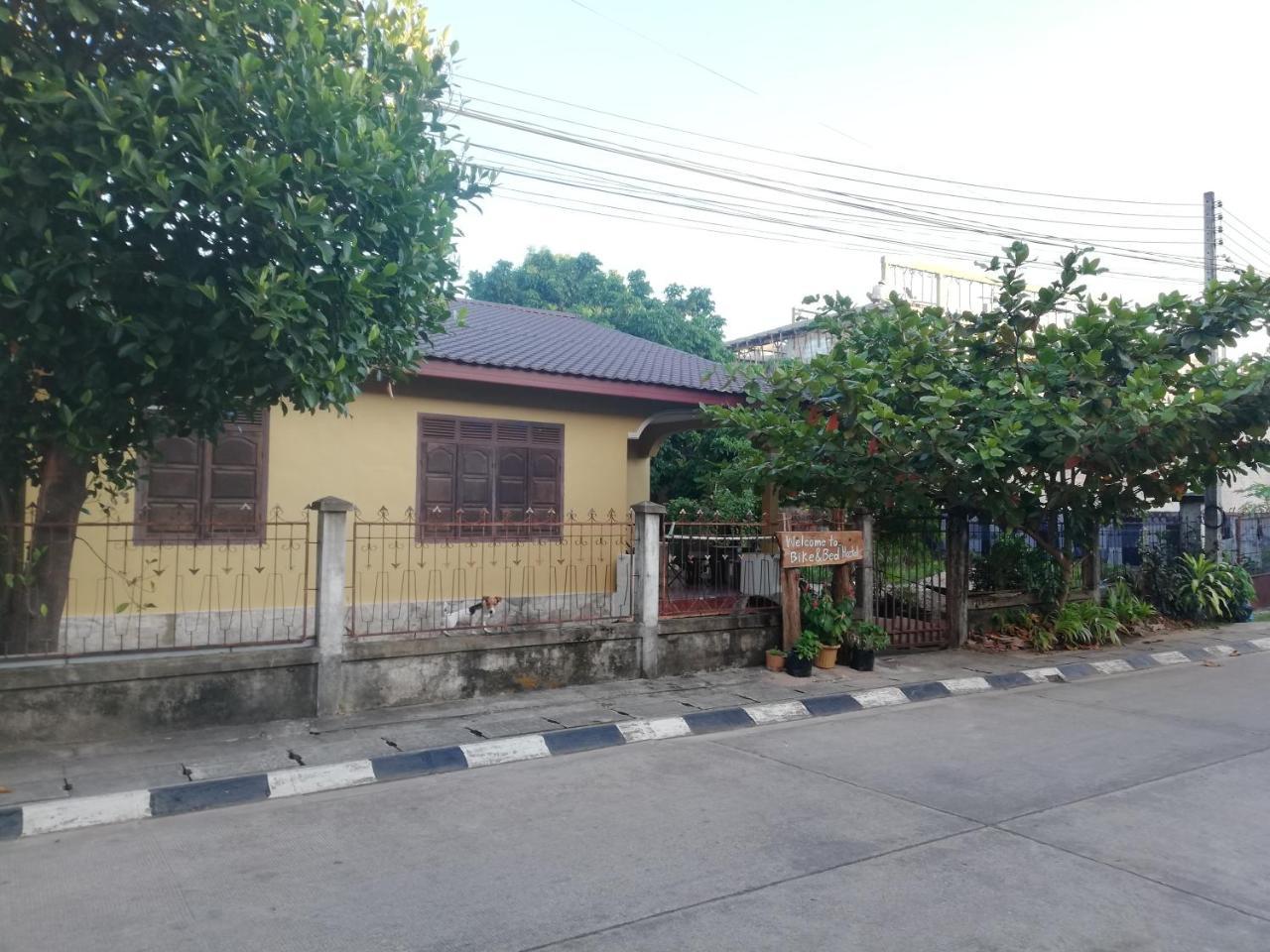 A Pousada Bike&Bed Thakhek Exterior foto